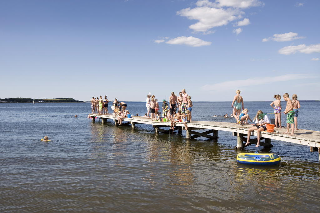 Hvalpsund Faergekro Kültér fotó